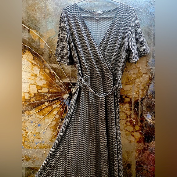 ❌SOLD❌Brand new H & M dress! In a black and white geometric print! Never worn. - Picture 2 of 7